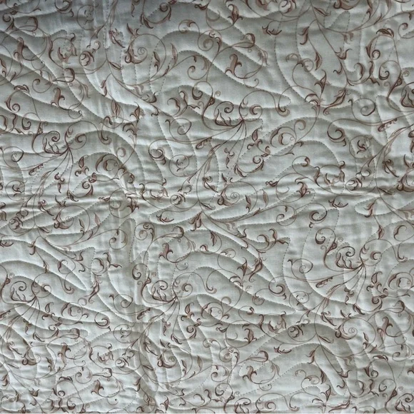 Handmade Red Cream Quilt 36” Square - Picture 6 of 6